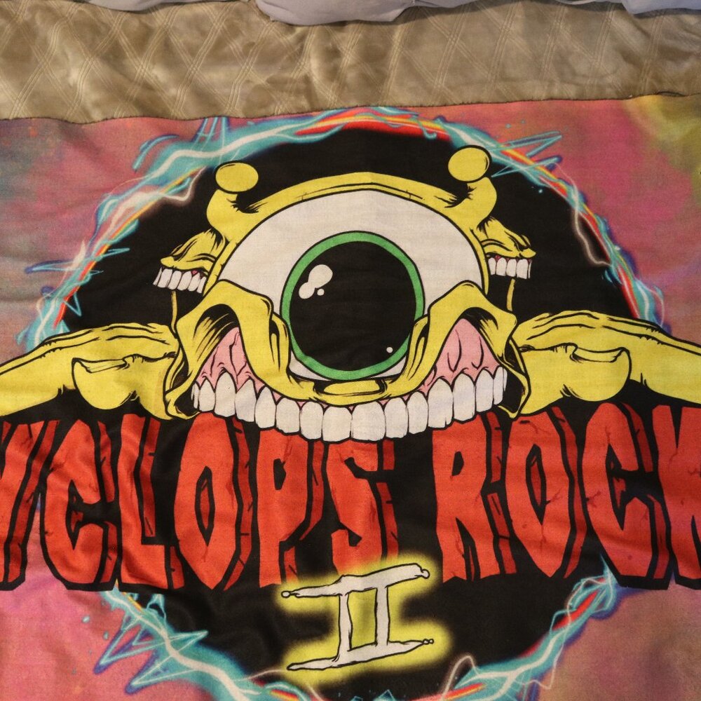 Subtronics Cyclops Rocks Pashmina